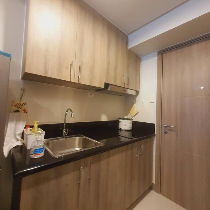 Smdc Coast Residences Lovely Fully-Furnished 1 Bedroom Condo With Pool Манила Экстерьер фото